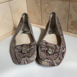 🔥Michael Kors Faux Snakeskin Silver/Black Flats